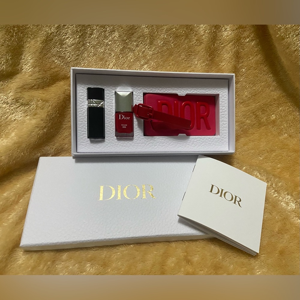 NWOT DIOR VIP GIFT SET WITH LUGGAGE TAG